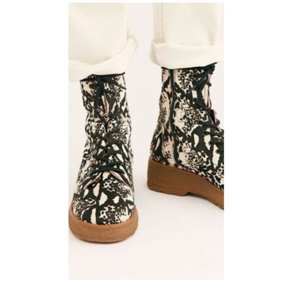 ❌Sold❌ Free People Taos Laced Snake Cow Hair Boot - Picture 5 of 16